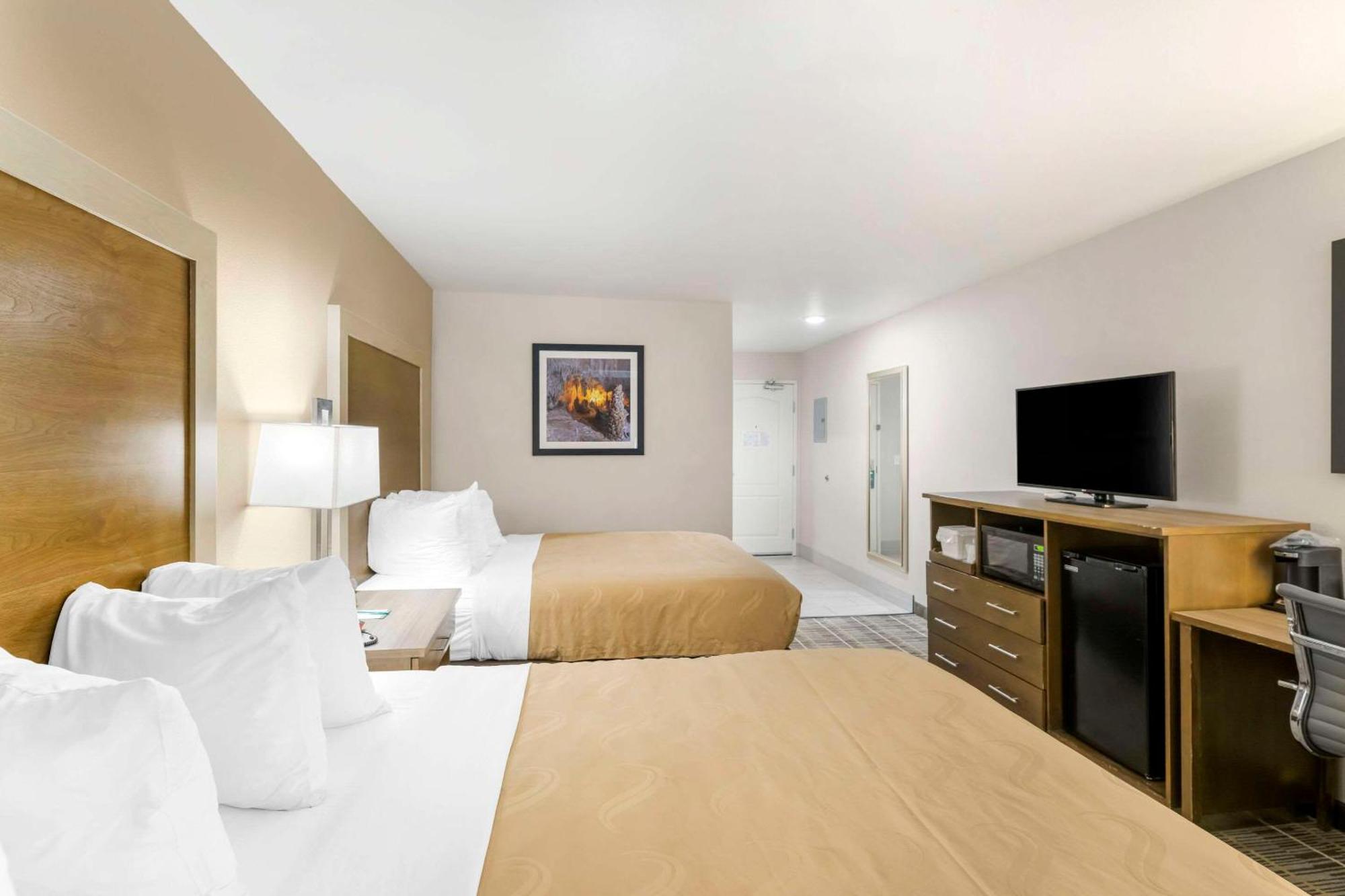 Quality Inn & Suites Carlsbad Caverns Area Exterior foto