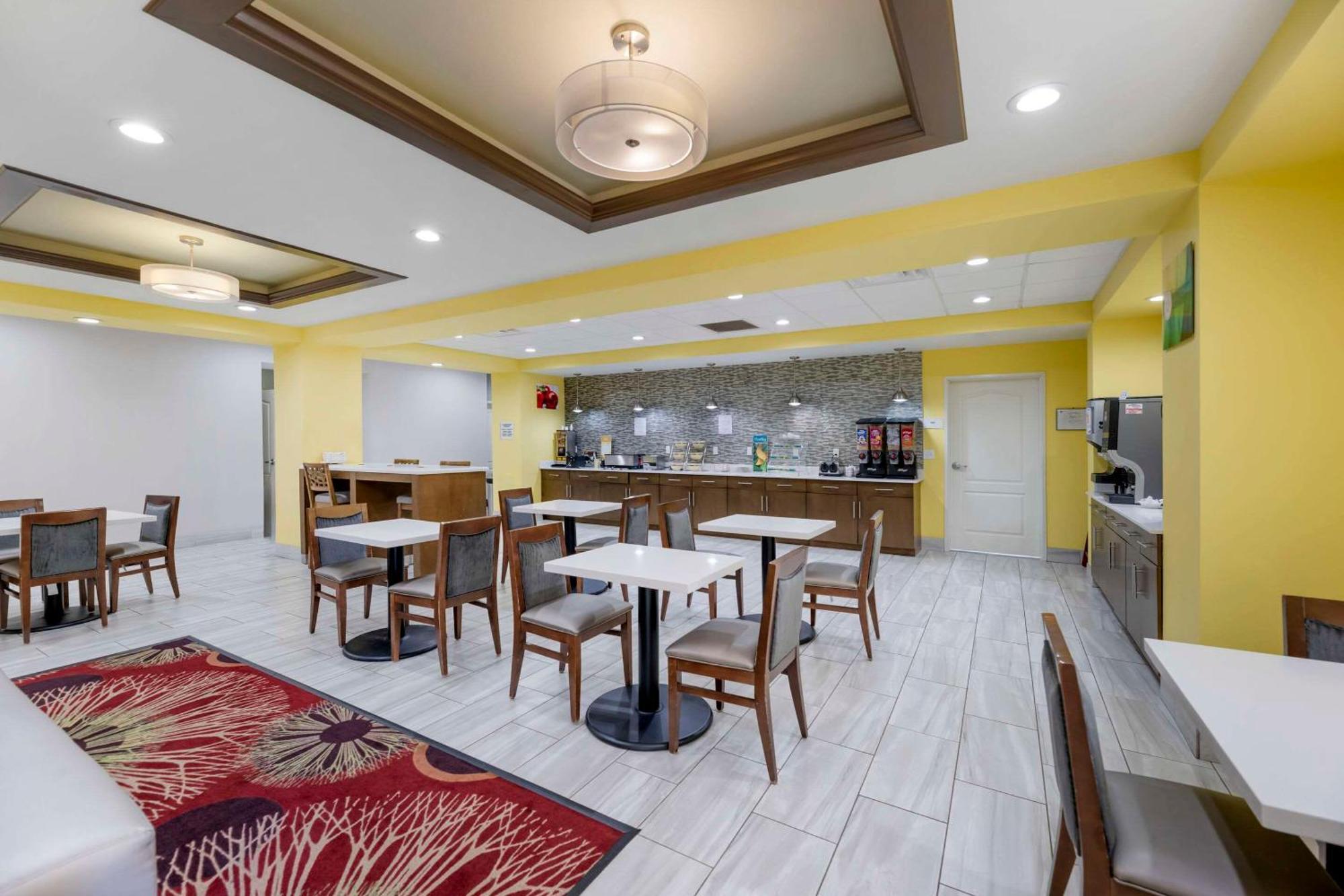 Quality Inn & Suites Carlsbad Caverns Area Exterior foto