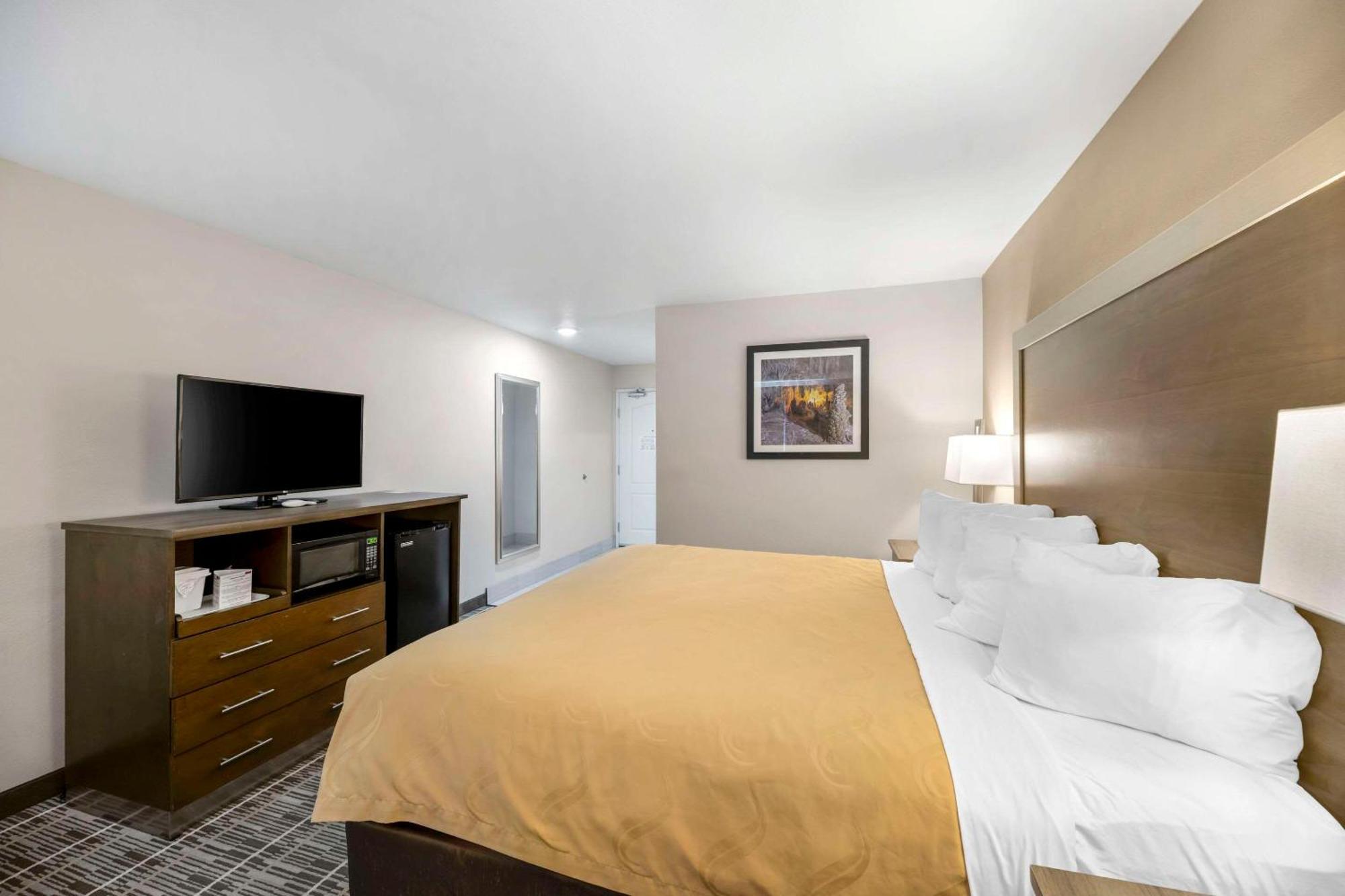 Quality Inn & Suites Carlsbad Caverns Area Exterior foto